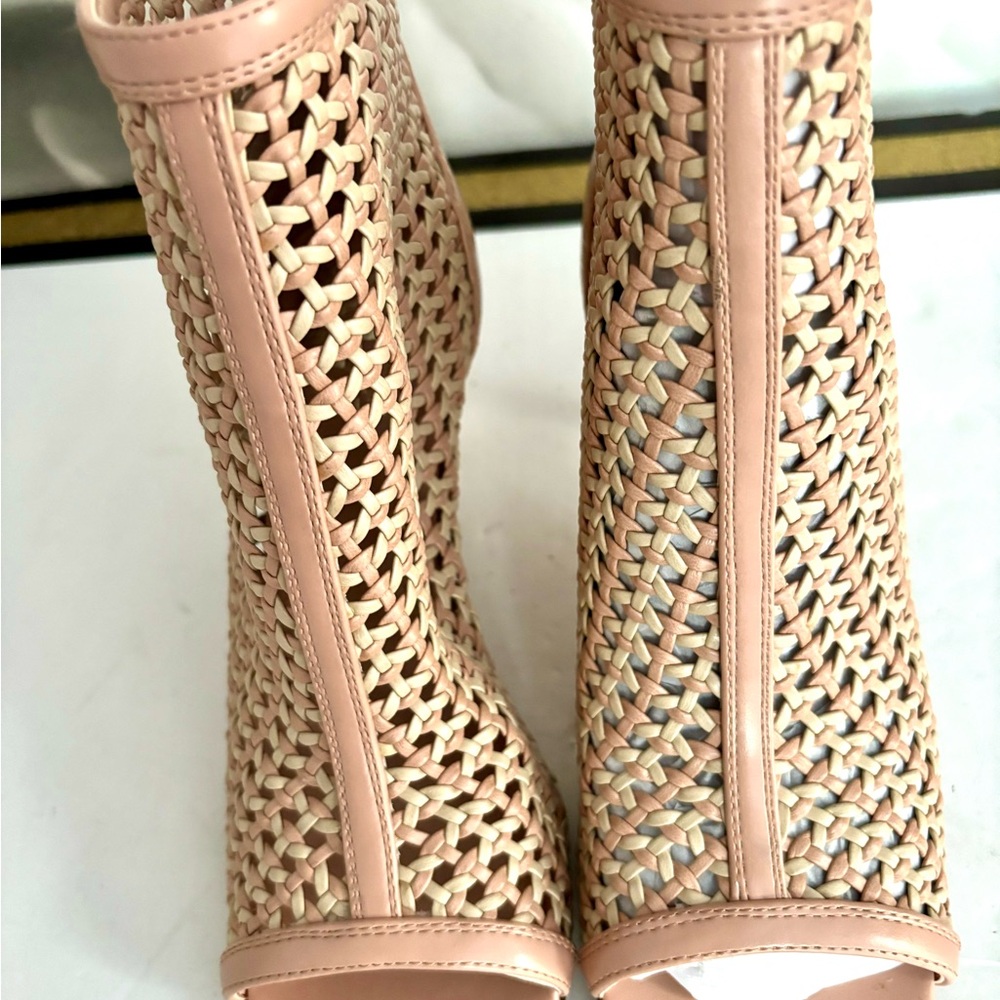 New Vince Camuto Emalani woven sandal heeled - Picture 13 of 13